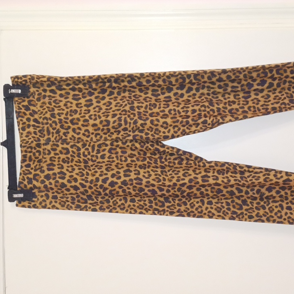 Animal print leggings